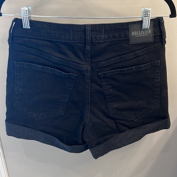 Ultra High Rise Mom Short 3” - Picture 2 of 2